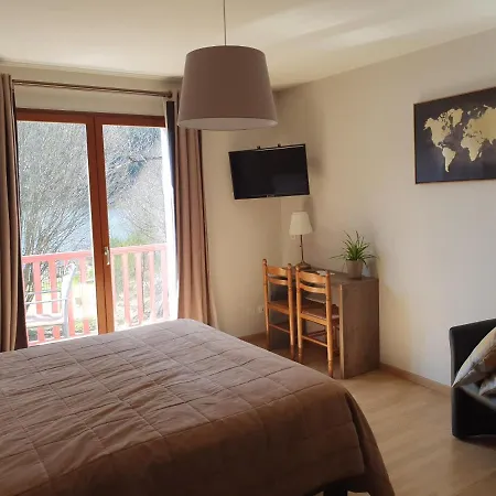 Le Des Moines Отель Condat (Cantal)